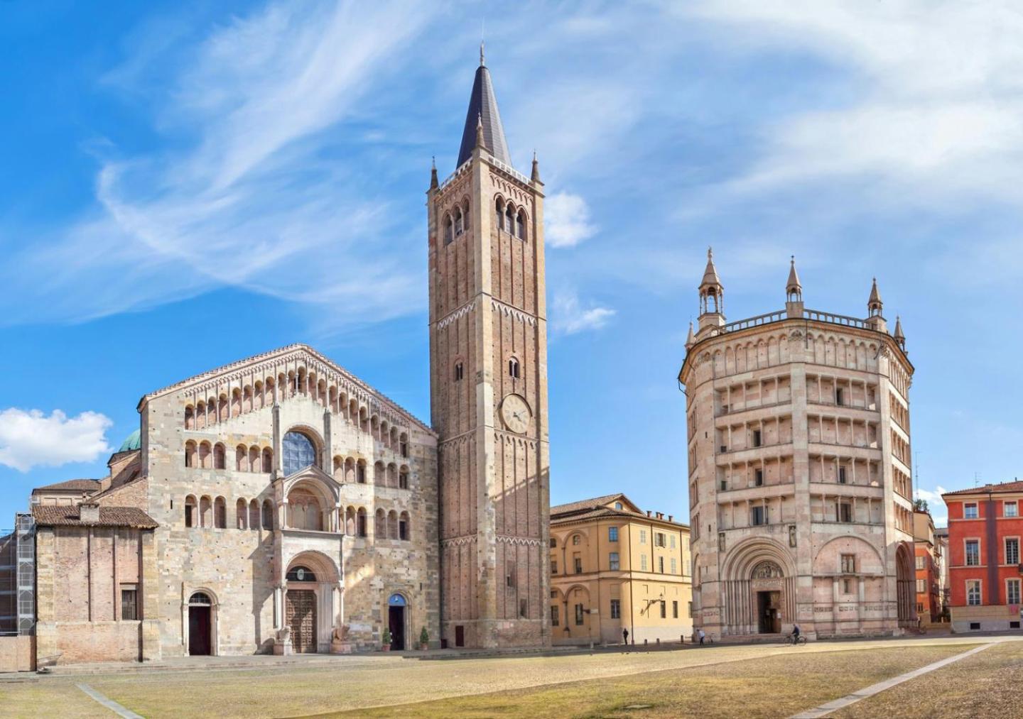 Stazione A 200M - Ampio Appartamento Con Parcheggio Notturno Gratis Parma Bagian luar foto